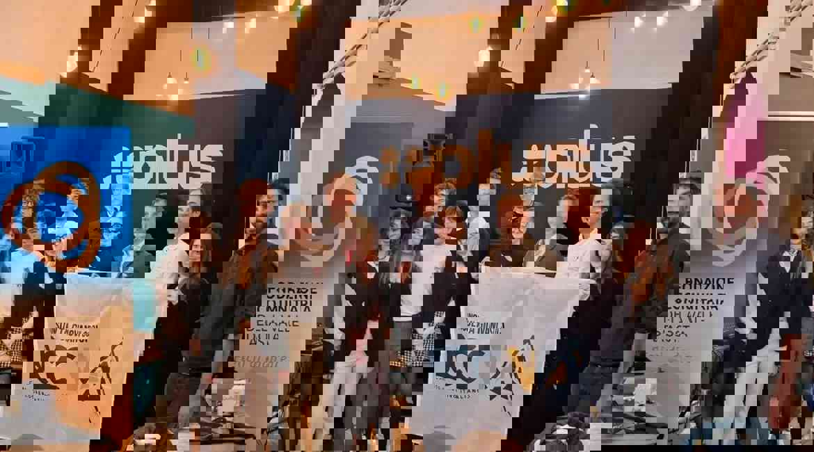 Componenti Consulta Giovani Soci E Youthbank Per Una Foto Di Gruppo