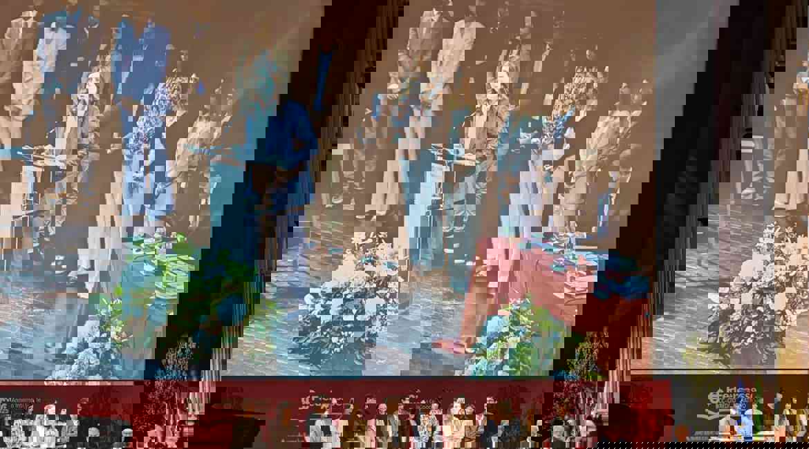 Direttivo Federcasse Durante Presentazione Sul Palco Della Scala Di Milano