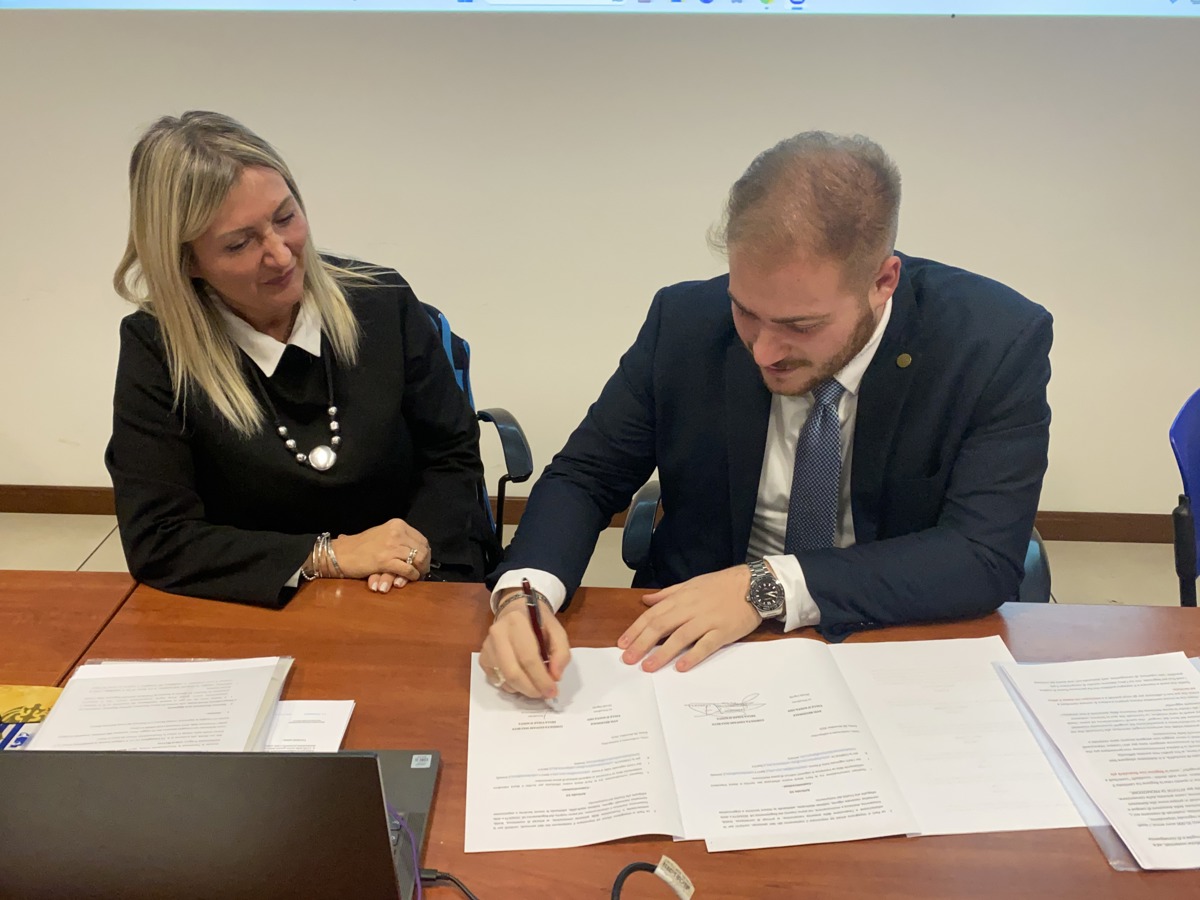 Firma protocollo d'intesa con l'AVIS (Aosta, 6 divembre 2023)