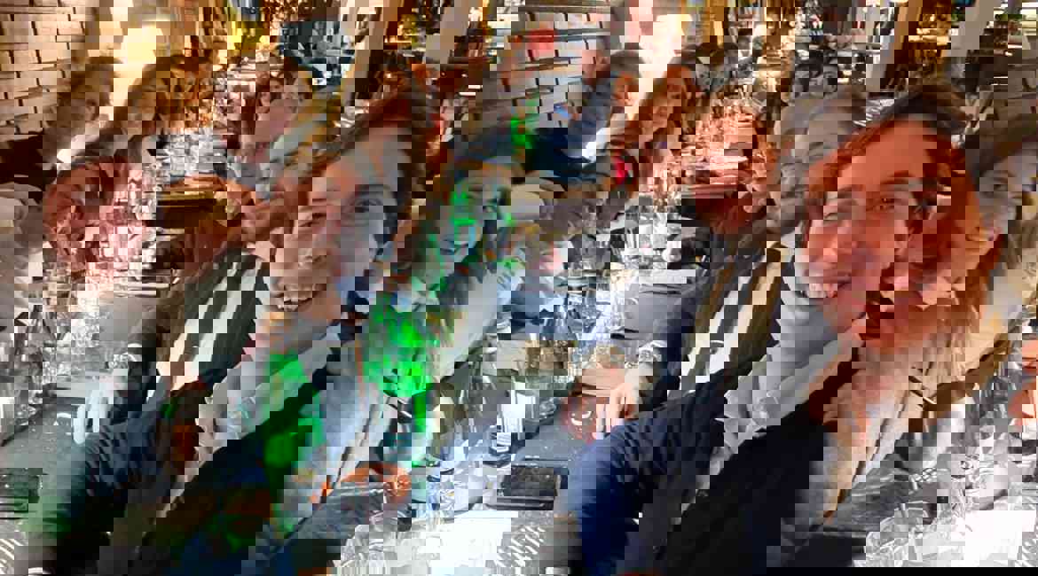 Momento conviviale al Bataclan con tutti i membri della consulta e gli ospiti che ci hanno seguito nel nostro primo triennio