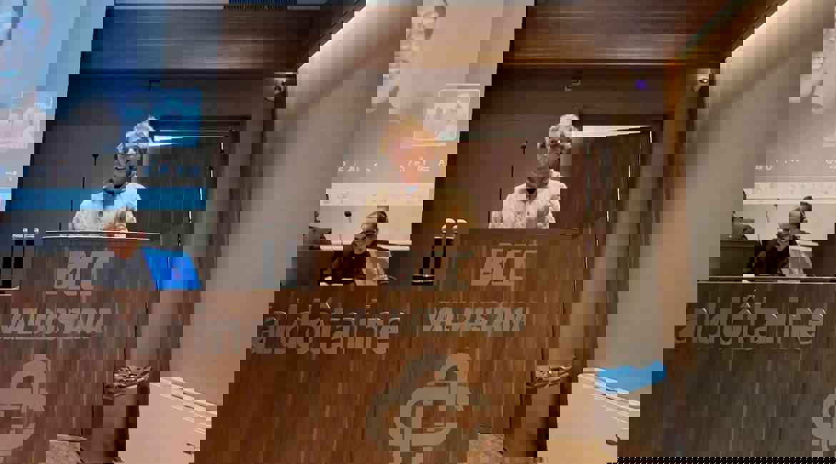 Niccolò Iannuzzi Durante Il Discorso Per Diventare Consigliere